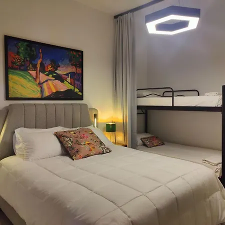 Vintage Lux Homes Vrasná