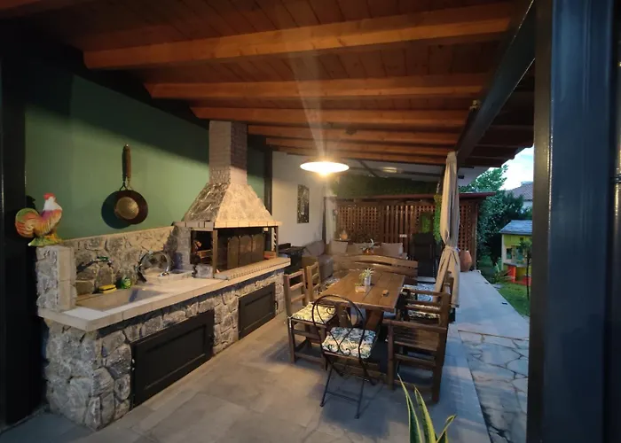 Vintage Lux Homes Vrasná