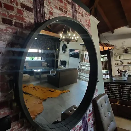 Vintage Lux Homes *