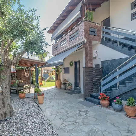 Vintage Lux Homes