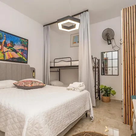 Vintage Lux Homes