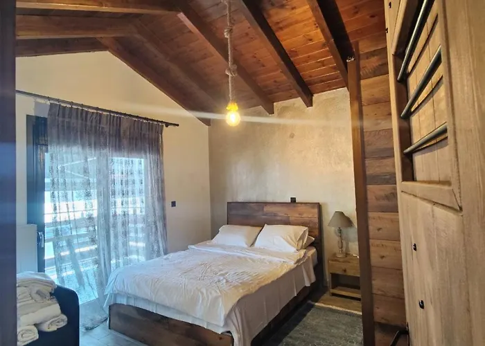 Vintage Lux Homes *