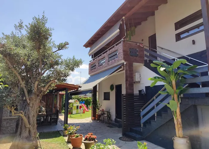 Vintage Lux Homes * Vrasná